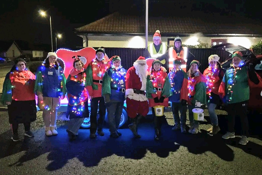 Troon Round Table Santa Float